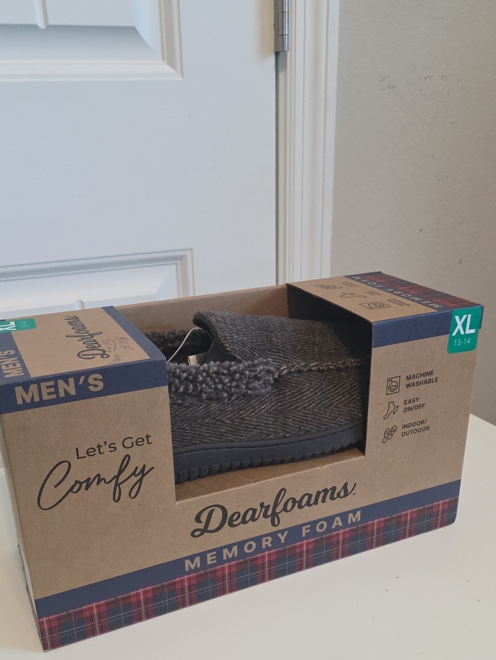 Men's slippers Category Subcategory Identification